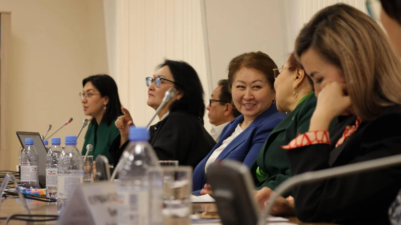 Issues of Counterfeit Products and Child Protection Discussed at the Institute of Parliamentarism 