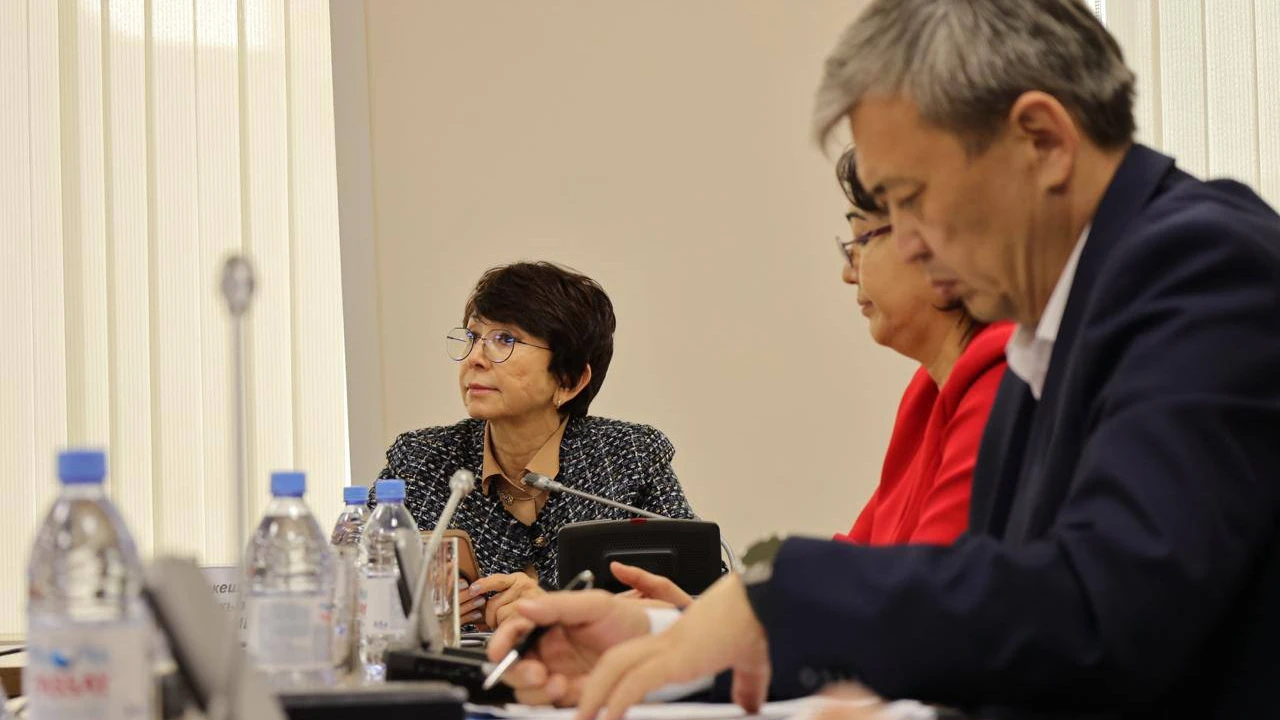 Issues of Counterfeit Products and Child Protection Discussed at the Institute of Parliamentarism 