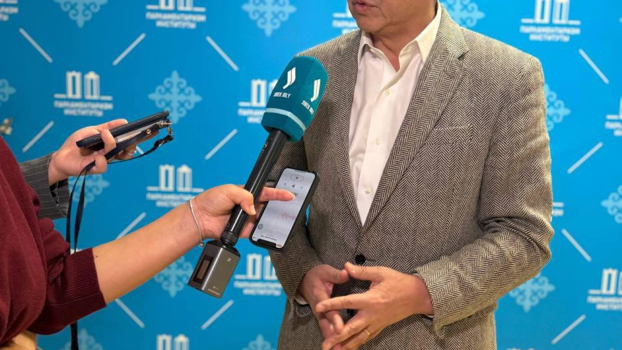 Issues of Counterfeit Products and Child Protection Discussed at the Institute of Parliamentarism 