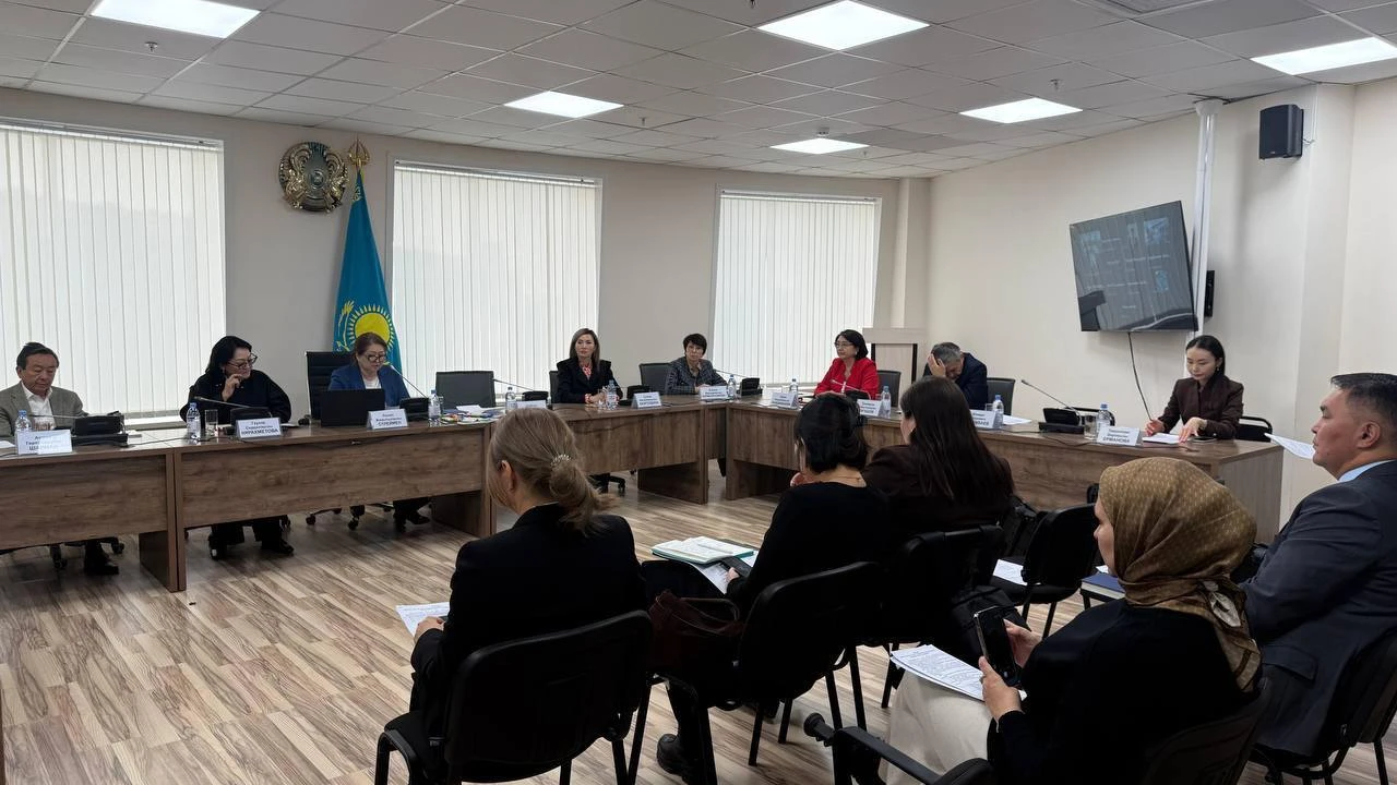 Issues of Counterfeit Products and Child Protection Discussed at the Institute of Parliamentarism 