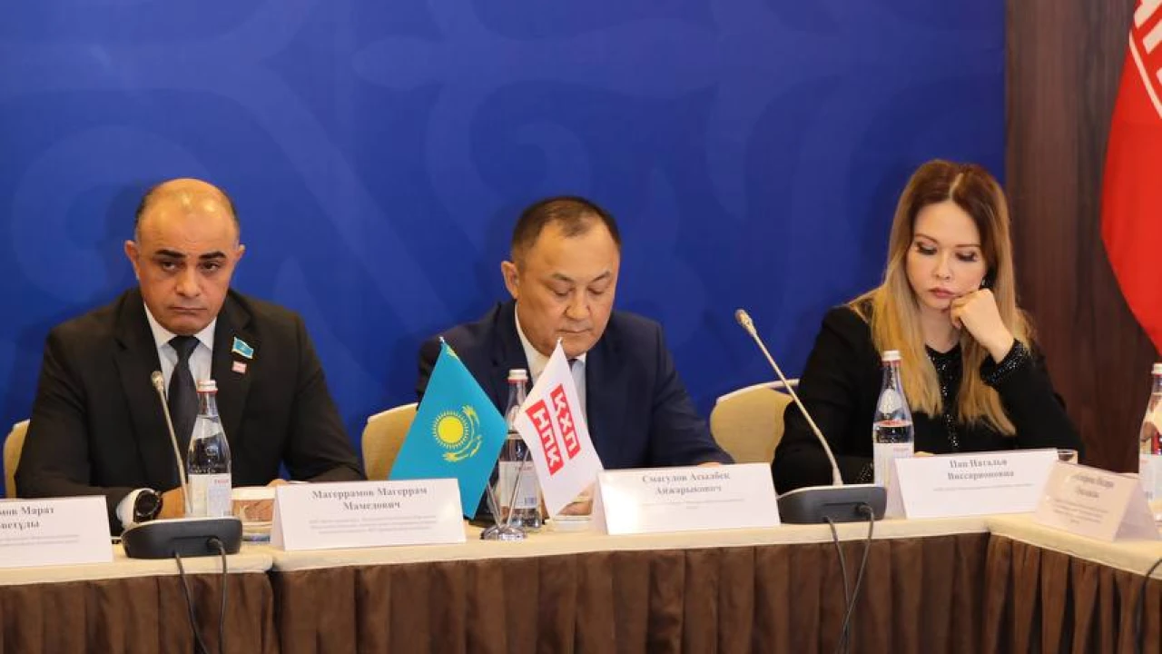 АСТАНАДА КОНСТИТУЦИЯНЫҢ МЕМЛЕКЕТТІЛІК ПЕН ҚҰҚЫҚ ТӘРТІБІН НЫҒАЙТУДАҒЫ РӨЛІ ТАЛҚЫЛАНДЫ