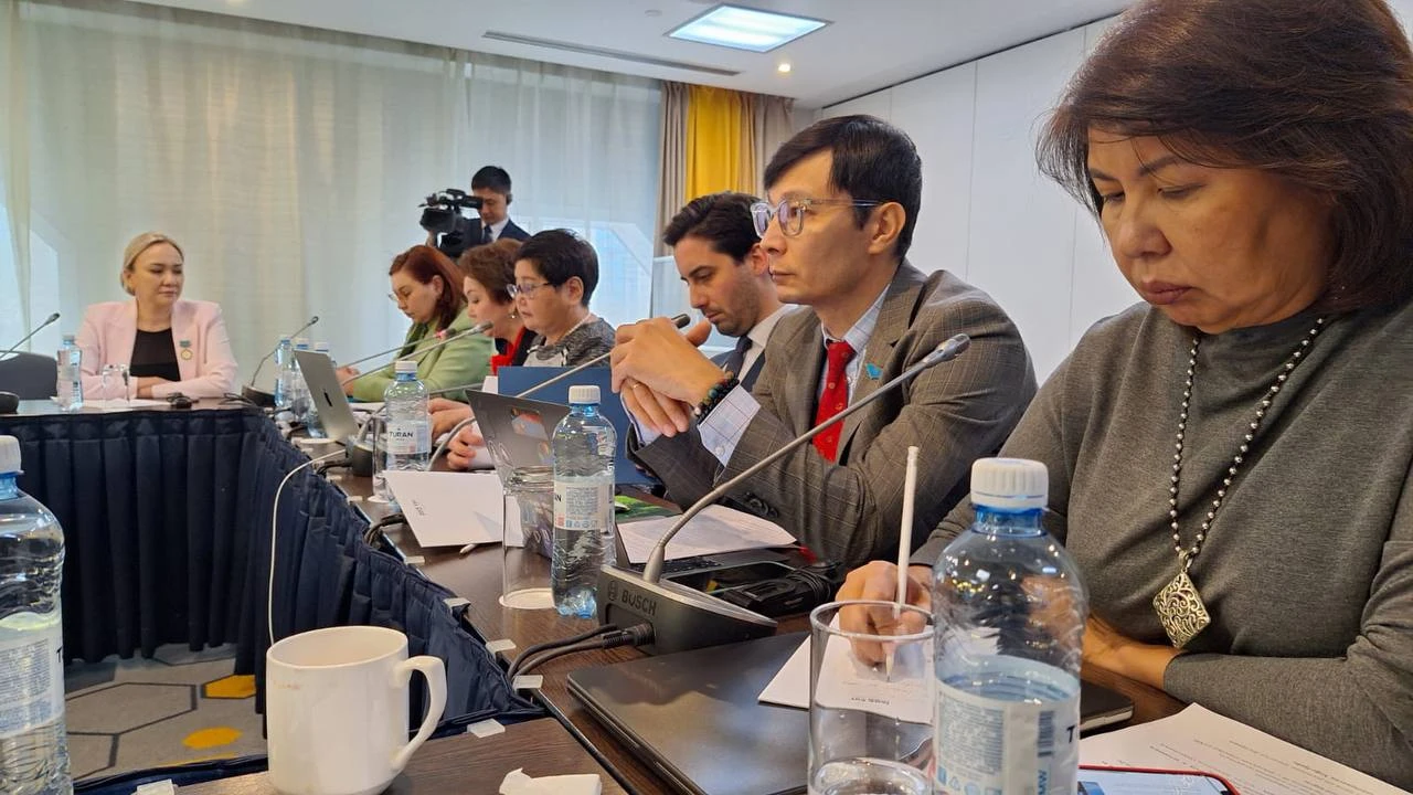 A Round Table on Parliamentary Transparency Held in Kazakhstan 