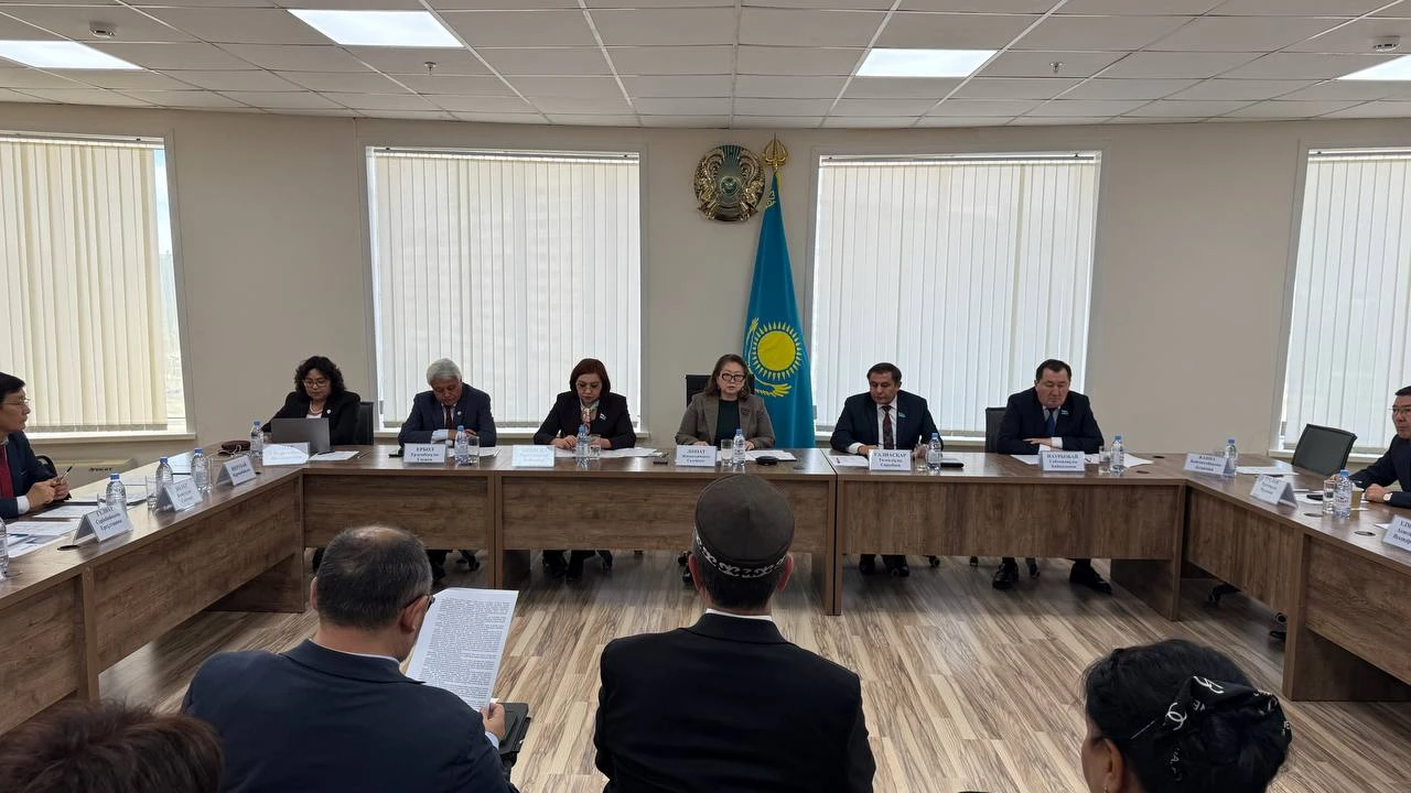 The Institute of Parliamentarism discussed the use of the state language in lawmaking 