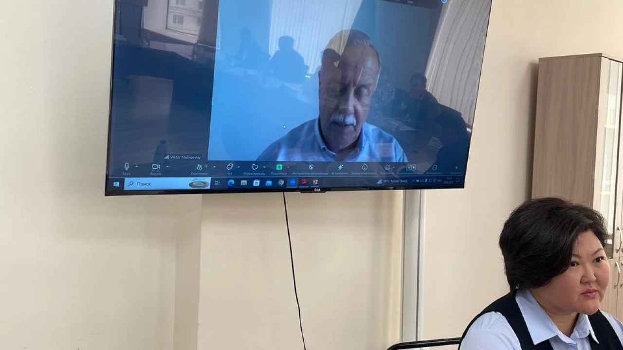 В Институте парламентаризма при УДП РК состоялся круглый стол на тему «Конституционная экономика как условие обеспечения социально-экономических прав граждан», приуроченный к 30-летию Конституции Республики Казахстан 